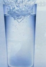 Consumir agua no es una obligación, es una necesidad