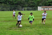 Evita las lesiones de espalda de tus hijos