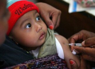 Los talibanes prohíben la vacunación infantil