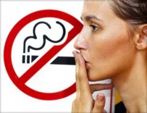 Los Ciudadanos a Favor de Prohibir Fumar en el Coche