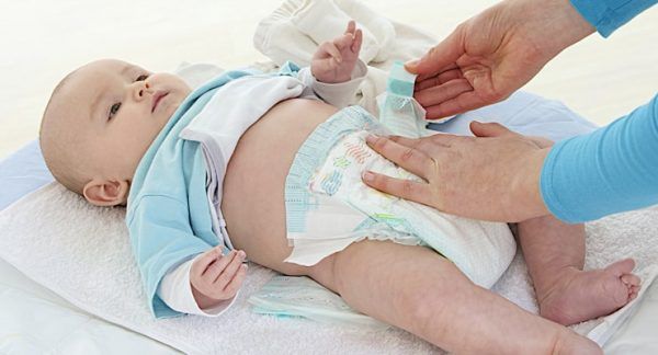 Bébé – mise en place d’une  Couche jetable