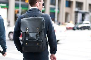 Cómo Colocarnos la MOCHILA para Evitar LESIONES