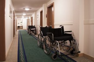 Ventajas y Desventajas de una Silla de Ruedas Manual