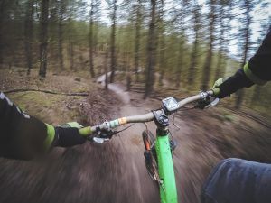 Beneficios de practicar ciclismo de montaña