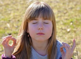 Niños que practican Mindfullness Los pequeños de la familia también tienen la posibilidad de practicar Mindfullness y aprovechar todos los beneficios de la disciplina