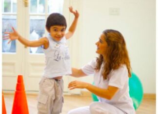 Los principales beneficios de la fisioterapia pediátrica