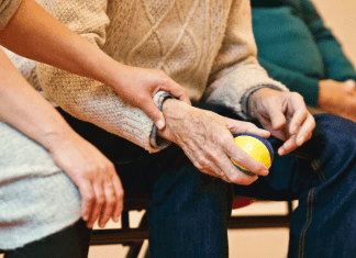 Fisioterapia para adultos mayores: ¿por qué es tan necesaria?