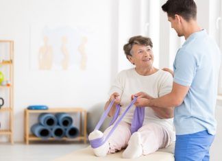 Fisioterapia en personas mayores y sus beneficios