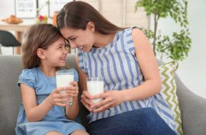 beber leche para evitar el alzheimer