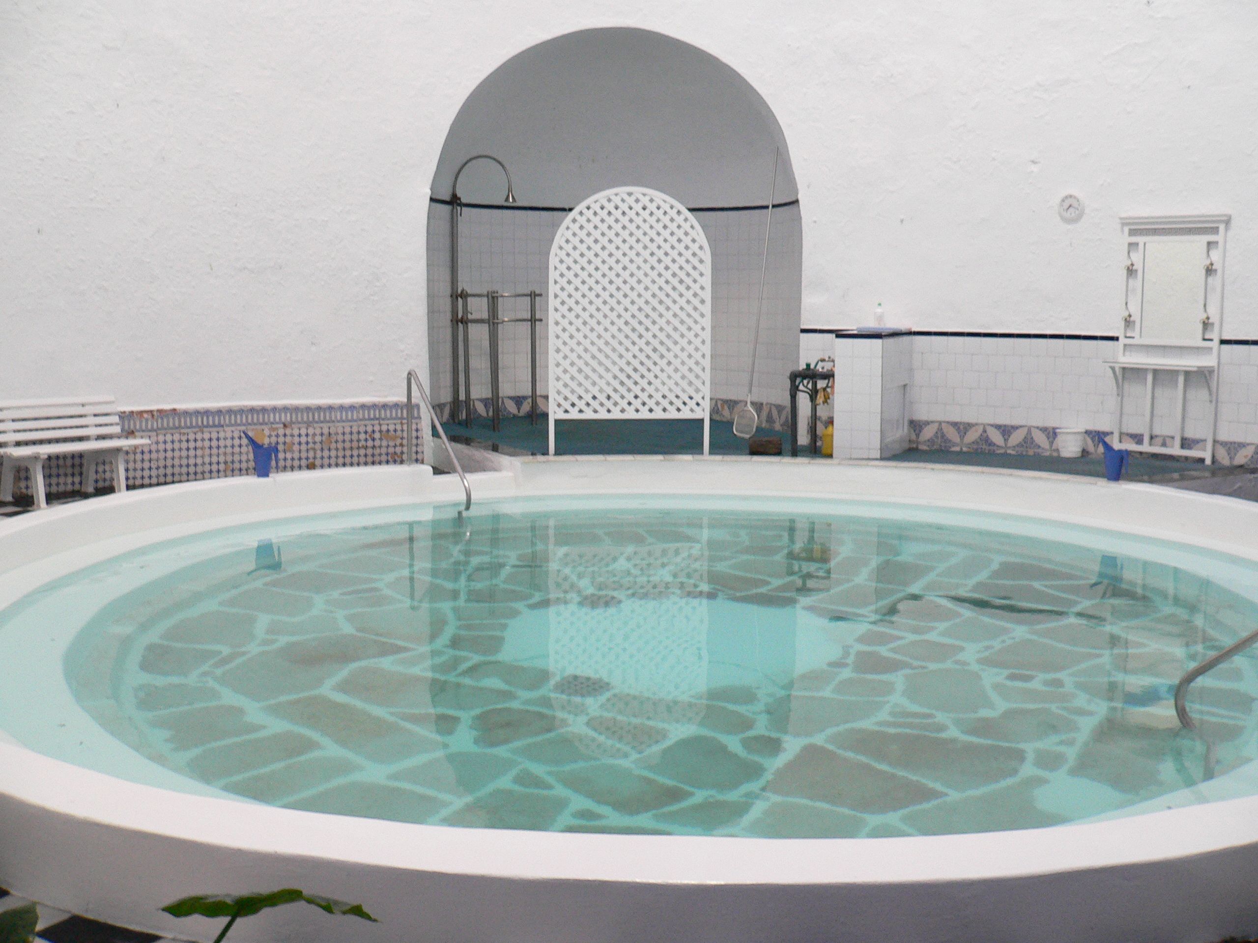 Piscina termal histórica del Balneario de Alange, en Badajoz